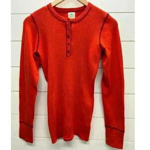 TITLE NINE RED MERINO WOOL BLEND HENLEY BASE LAYER 1/4 BUTTON TOP Sz. M